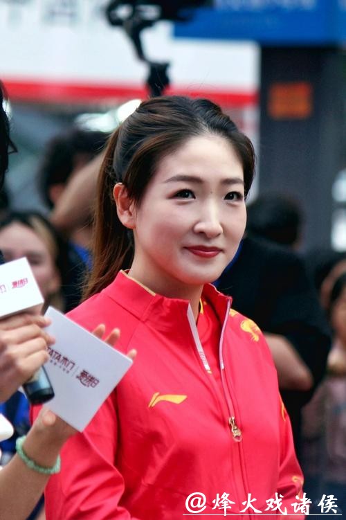 新民场外音｜这是刘诗雯的春晚记忆，这也是每位球友独一份的留念